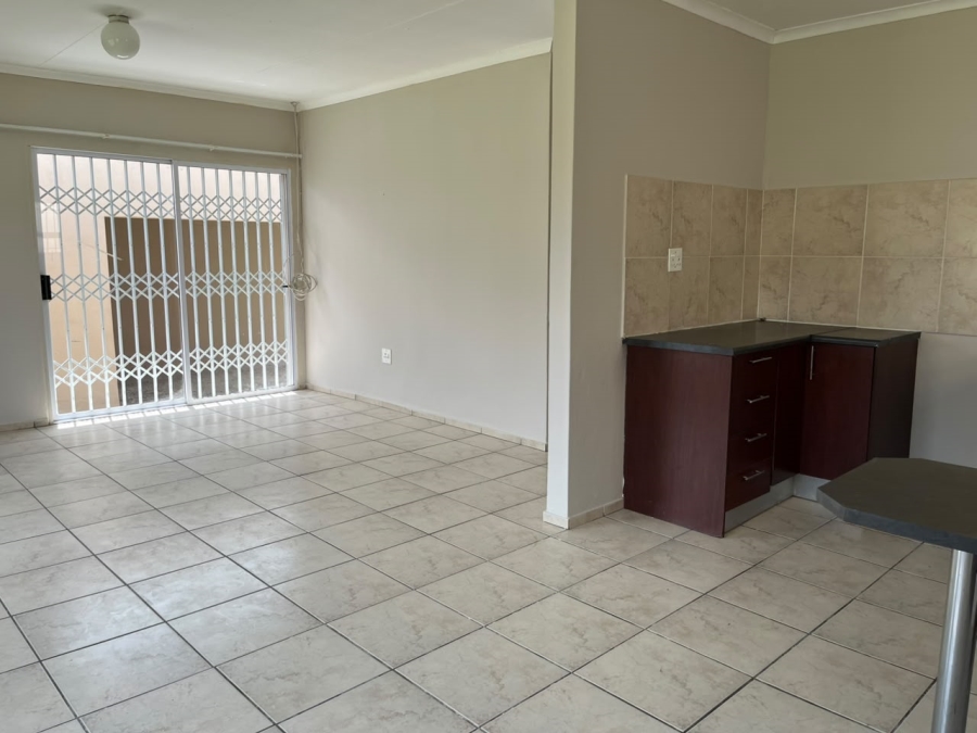 To Let 3 Bedroom Property for Rent in Southernwood Eastern Cape